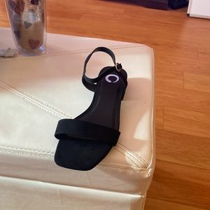 Journee black low heeled sandles